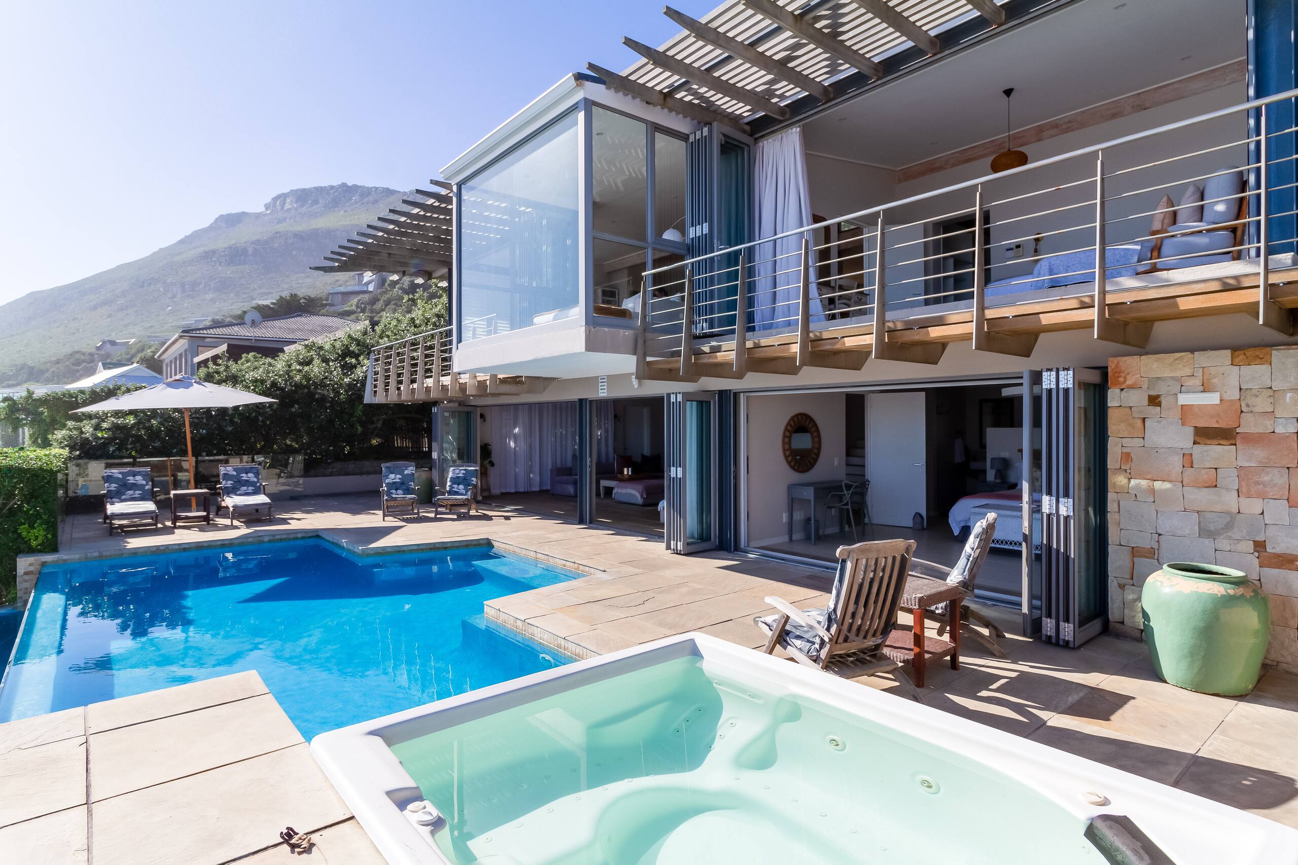 Villa Misty Cliffs — Architecture open to the elements